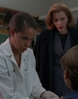 The_X-Files_S03E11_mp40462.jpg