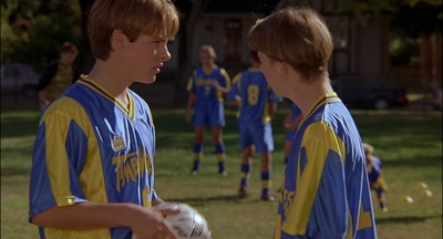 2000_-_Air_Bud_3_World_Pup_mp41603.jpg
