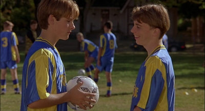 2000_-_Air_Bud_3_World_Pup_mp41613.jpg
