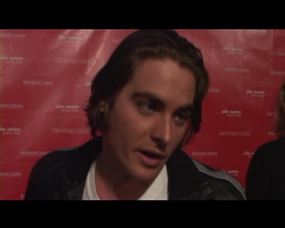 WalkingTheRedCarpet_28629.jpg