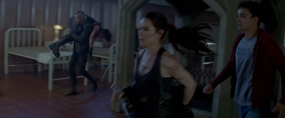 2013_-_The_Mortal_Instruments_City_of_Bones_mkv4953.jpg