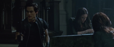 2013_-_The_Mortal_Instruments_City_of_Bones_mkv3051.jpg