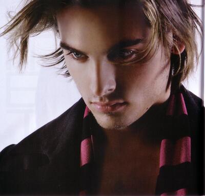 axm_magazine_02.jpg